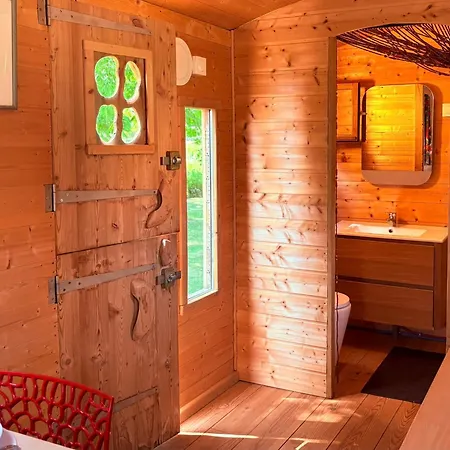 La Roulotte De L'hermitage *